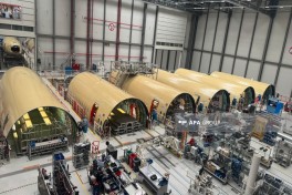 Media nümayəndələri "Airbus"un Hamburqdakı istehsal sahəsində olublar- FOTO 