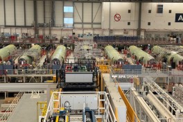 Media nümayəndələri "Airbus"un Hamburqdakı istehsal sahəsində olublar- FOTO 