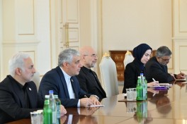 Prezident İlham Əliyev Qalibafın başçılıq etdiyi nümayəndə heyətini qəbul edib