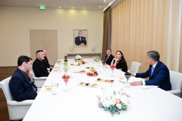 Leyla Əliyeva Vatikan Apostol Kitabxanası və Apostol Arxivinin rəhbəri ilə görüşüb