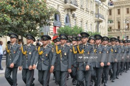 Bakıda Silahlı Qüvvələr Günündə hərbçilərin yürüşü keçirilir - FOTO 