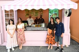 Leyla Əliyeva və Arzu Əliyeva “CandyFest” yay festivalını ziyarət edib və “Sehrli mirvari” su sirki şousunu izləyiblər - FOTO 