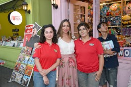 Leyla Əliyeva və Arzu Əliyeva “CandyFest” yay festivalını ziyarət edib və “Sehrli mirvari” su sirki şousunu izləyiblər - FOTO 