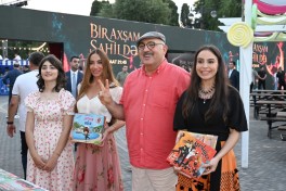 Leyla Əliyeva və Arzu Əliyeva “CandyFest” yay festivalını ziyarət edib və “Sehrli mirvari” su sirki şousunu izləyiblər - FOTO 