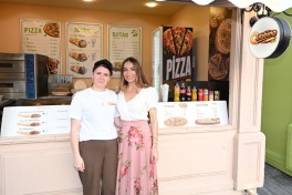 Leyla Əliyeva və Arzu Əliyeva “CandyFest” yay festivalını ziyarət edib və “Sehrli mirvari” su sirki şousunu izləyiblər - FOTO 