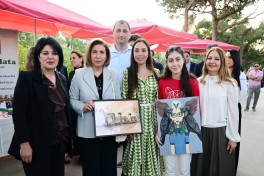 Leyla Əliyeva və Alona Əliyeva Xeyirxahlıq Festivalında iştirak ediblər
