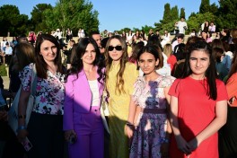 Leyla Əliyeva və Alona Əliyeva Xeyirxahlıq Festivalında iştirak ediblər