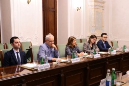 Baş prokuror itkinlərlə bağlı Beynəlxalq Komissiyanın Baş direktoru ilə görüşüb