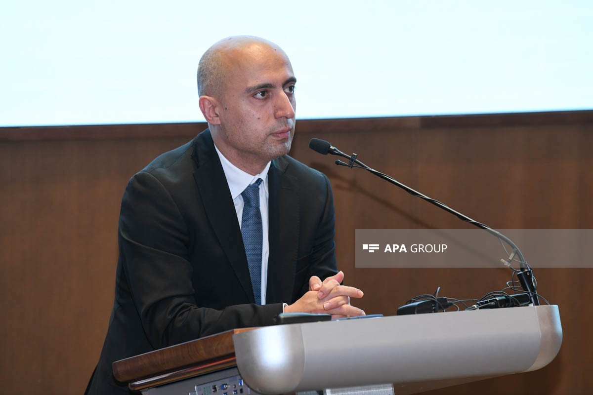 Elm və təhsil naziri Emin Əmrullayev