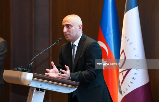 Elm və təhsil naziri Emin Əmrullayev