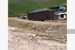 Qusarda yol selin gətirdiyi palçıqdan təmizlənir