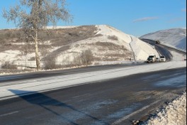 Bakı–Şamaxı–Yevlax yolunun bəzi hissələri buz bağlayıb, qəza olub - FOTO 