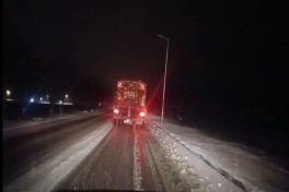Bakı–Şamaxı–Yevlax yolunun bəzi hissələri buz bağlayıb, qəza olub - FOTO 