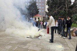 FHN Humanitar Kollecdə təlim keçirib - VİDEO 
