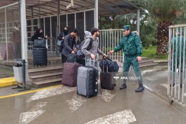 İrandan Azərbaycan sərhədi ilə xarici vətəndaşların təxliyəsi davam edir - FOTO  - YENİLƏNİB2 