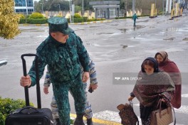 İrandan Azərbaycan sərhədi ilə xarici vətəndaşların təxliyəsi davam edir - FOTO  - YENİLƏNİB2 