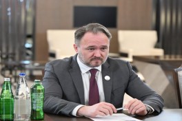 Prezident Avropa Komissiyasının enerji və mənzil siyasəti üzrə komissarını qəbul edib