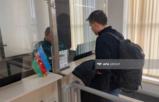 İranı tərk edən Britaniya vətəndaşı: Məktəb və universitetlər bağlı olsa da, mağazalar, idarələr işini davam etdirir - FOTO 