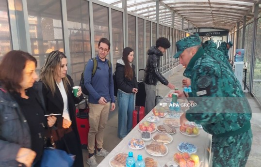 İtaliya səfirliyinin əməkdaşları və Çin vətəndaşları İrandan Azərbaycan sərhədi ilə təxliyə olunub - FOTO 