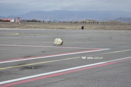 İranın dron zərbələri nəticəsində Naxçıvan aeroportunun uçuş-eniş zolağına da zərər dəyib - FOTO 