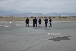 İranın dron zərbələri nəticəsində Naxçıvan aeroportunun uçuş-eniş zolağına da zərər dəyib - FOTO 