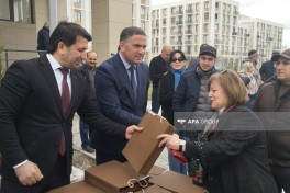 Növbəti köç karvanı Ağdam şəhərinə çatıb, açarlar təqdim olunub - YENİLƏNİB-1 