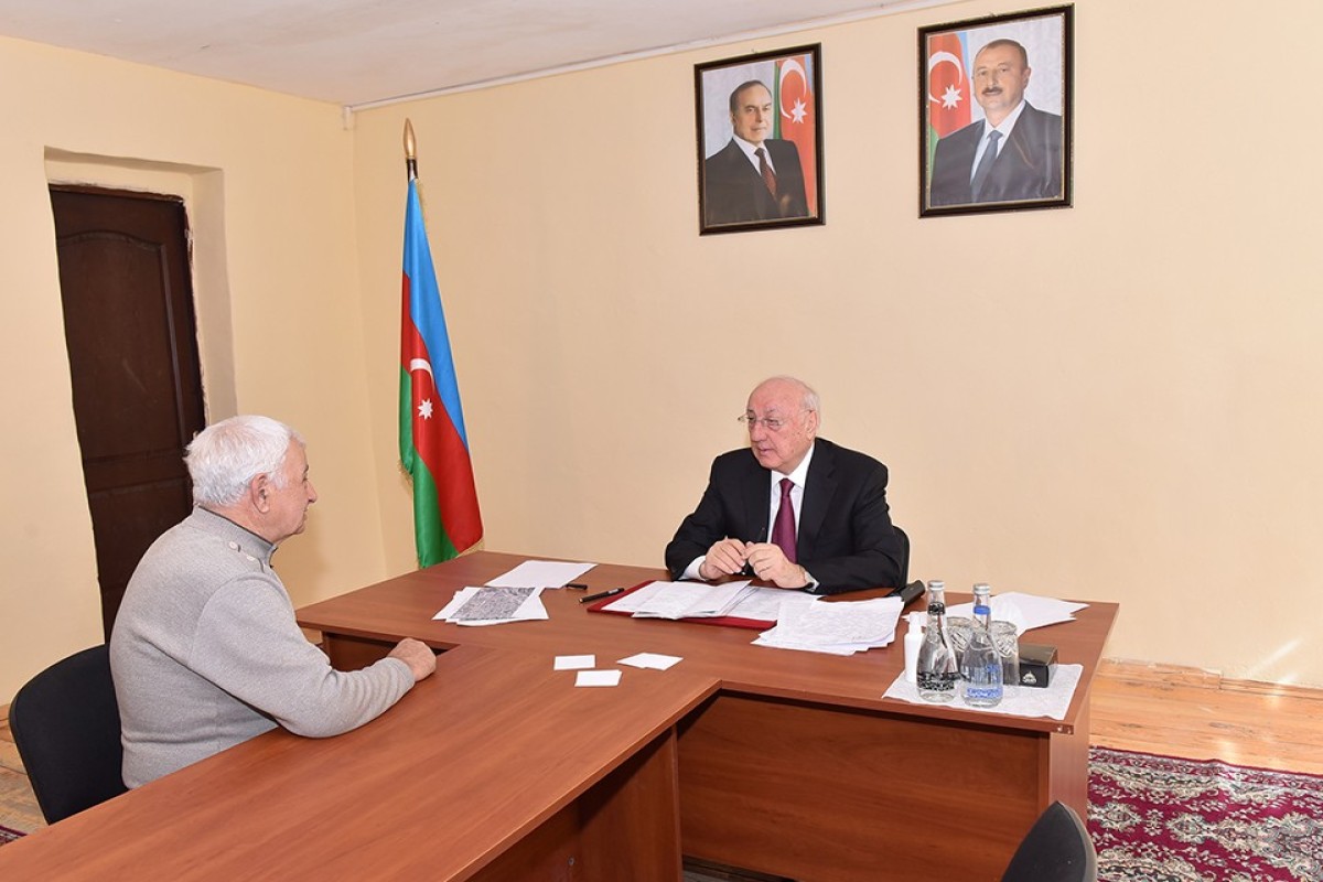 Zakir Fərəcov səyyar qəbul keçirib