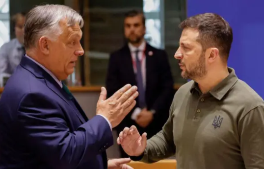 Macarıstanın Baş naziri Viktor Orban və Ukrayna Prezidenti Volodimir Zelenski