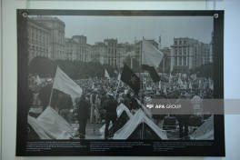 Bakıda “Ukraynaya Baxış – Ukrayna müstəqilliyinin qırılmış hekayəsi” sərgisi açılıb - FOTO 