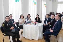 Valideyn himayəsindən məhrum uşaqların cəza çəkən anaları ilə görüşü təşkil edilib