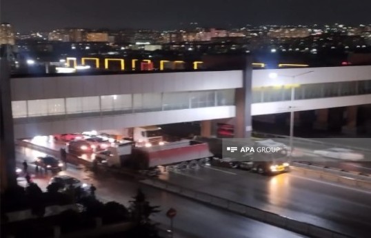 Bakı-Sumqayıt yolunda ağır qəza olub - VİDEO 