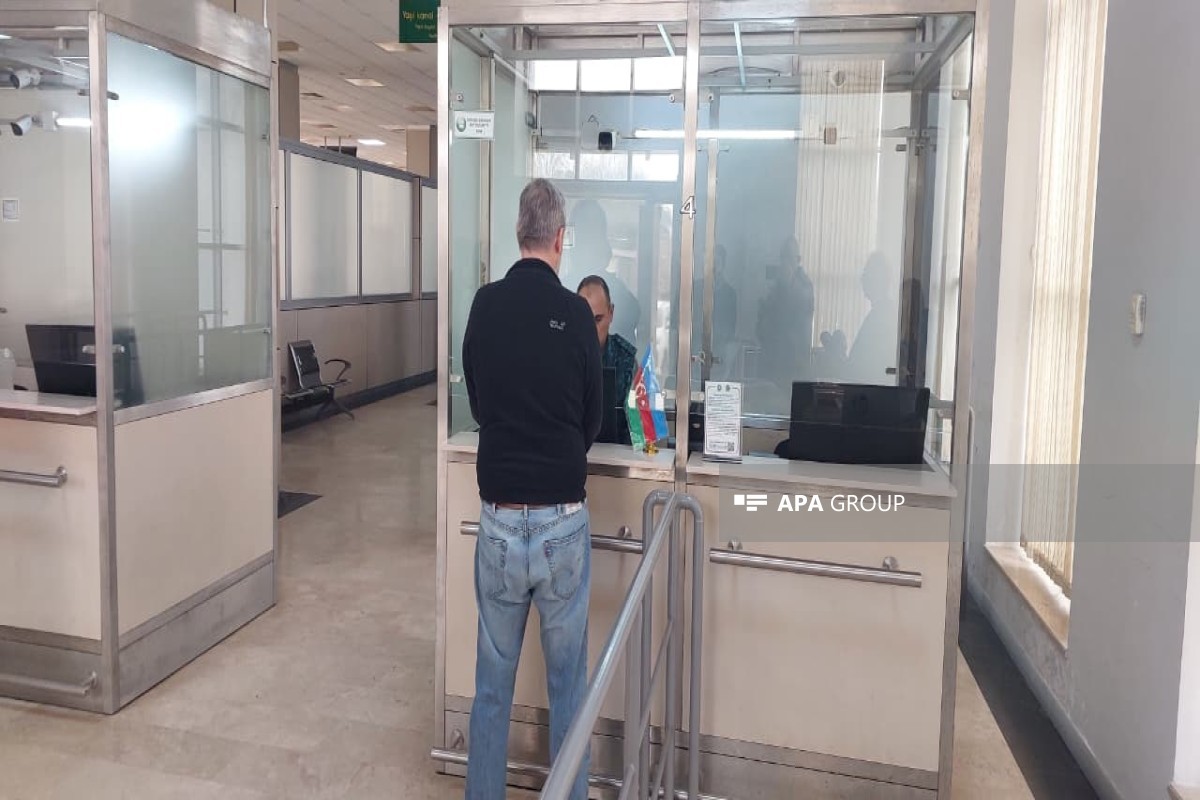 İsveçrənin İrandakı səfiri 6 nəfərlik heyətlə Azərbaycana təxliyə olunub: Fəaliyyətimizi Bakıda davam etdirmək istəyirik - FOTO 