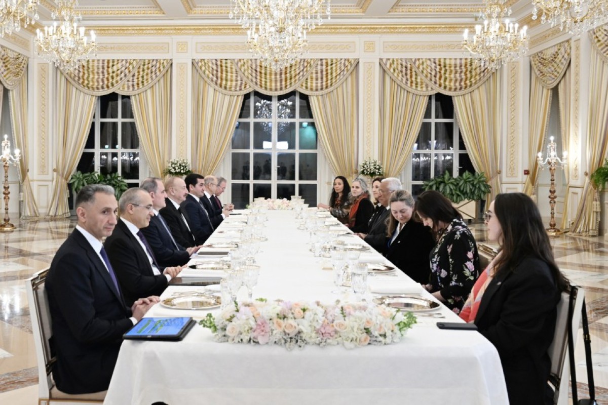 Prezident İlham Əliyevin Avropa İttifaqı Şurasının Prezidenti ilə rəsmi nahar əsnasında geniş tərkibdə görüşü olub - FOTO 