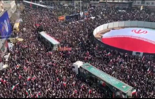 Tehranda hava zərbələri nəticəsində ölən rəsmilərlə vida mərasimi keçirilir