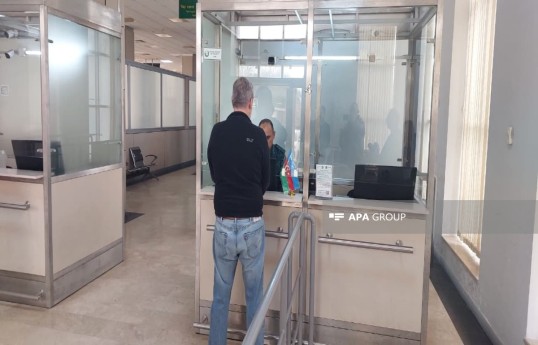 İsveçrənin İrandakı səfiri 6 nəfərlik heyətlə Azərbaycana təxliyə olunub: Fəaliyyətimizi Bakıda davam etdirmək istəyirik - FOTO 