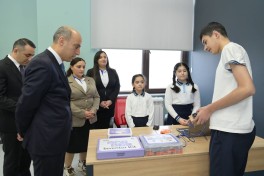 Emin Əmrullayev Şuşada tədris prosesini izləyib