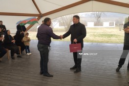 Xocalının Xanabad kəndinə köçürülən sakinlərə açarlar təqdim olunub - FOTO 