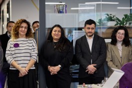 “Qızlara ağ yaraşır” layihəsinin iştirakçıları Azercell-in qonağı olublar