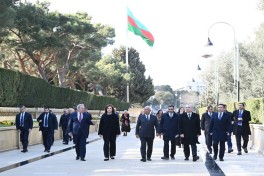 Antonio Koşta Şəhidlər xiyabanını ziyarət edib