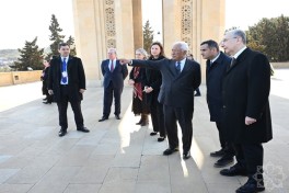 Antonio Koşta Şəhidlər xiyabanını ziyarət edib