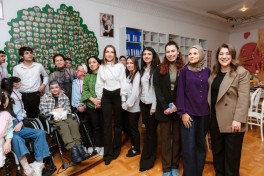 Leyla Əliyeva, Arzu Əliyeva və Alena Əliyeva “Yaşama Dəstək” Mərkəzində olublar