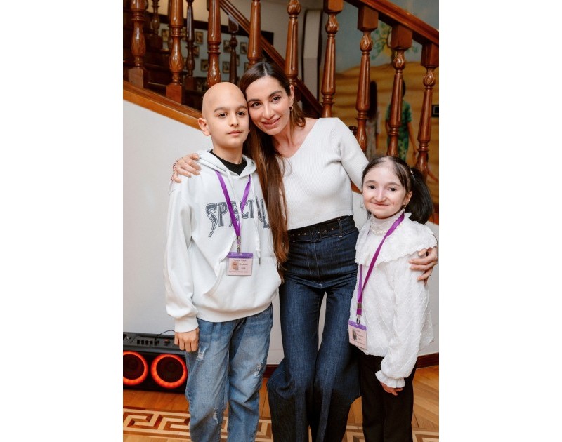 Leyla Əliyeva, Arzu Əliyeva və Alena Əliyeva “Yaşama Dəstək” Mərkəzində olublar
