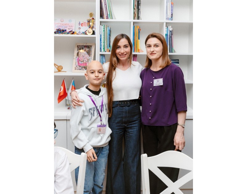 Leyla Əliyeva, Arzu Əliyeva və Alena Əliyeva “Yaşama Dəstək” Mərkəzində olublar