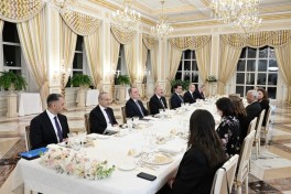 Prezident İlham Əliyevin Avropa İttifaqı Şurasının Prezidenti ilə rəsmi nahar əsnasında geniş tərkibdə görüşü olub - FOTO 