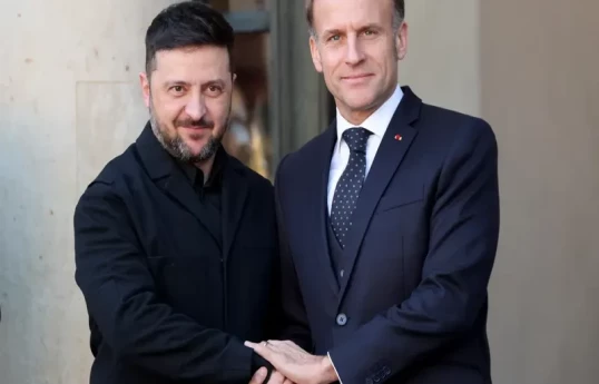 Ukrayna Prezidenti Volodimir Zelenski  və  Fransa Prezidenti Emmanuel Makron
