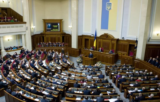 Ukrayna parlamentində 60-a yaxın deputat mandatdan imtina etmək istəyir