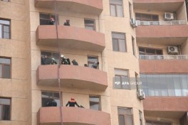 Bakıda yaşayış binasında yanğın söndürülüb, sakinlər təxliyə olunub - YENİLƏNİB-4  - FOTO  - VİDEO 