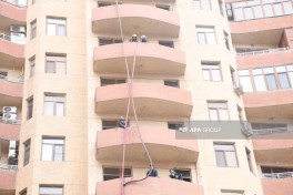 Bakıda yaşayış binasında yanğın söndürülüb, sakinlər təxliyə olunub - YENİLƏNİB-4  - FOTO  - VİDEO 