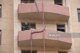 Bakıda yaşayış binasında yanğın söndürülüb, sakinlər təxliyə olunub - YENİLƏNİB-4  - FOTO  - VİDEO 
