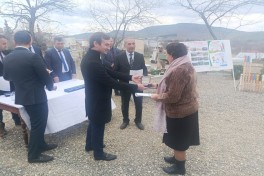 Köç karvanı Xocavənd kəndinə çatıb, açarlar təqdim edilib - FOTO 